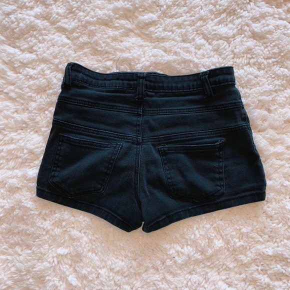 Black high rise shorts - Picture 2 of 4